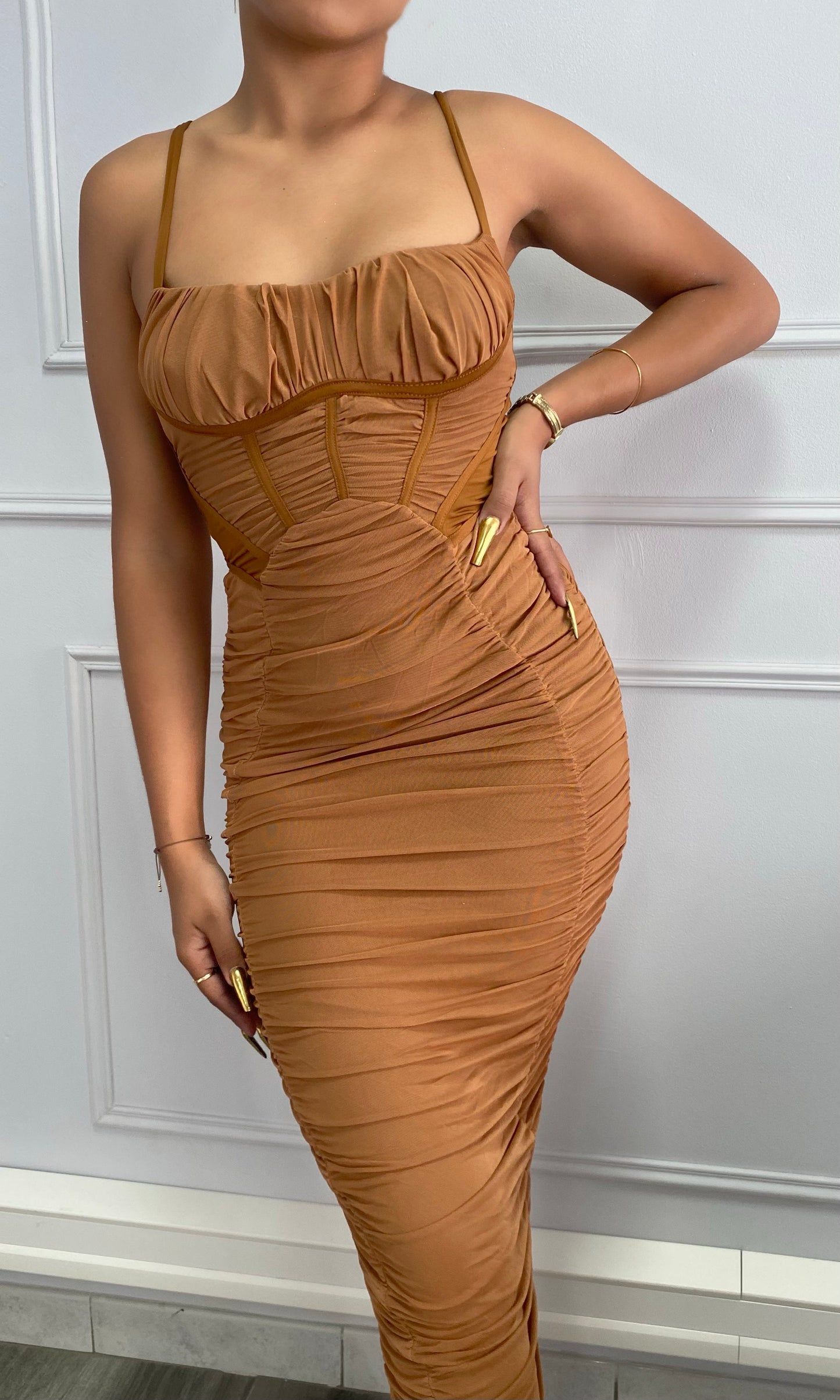 Robe maxi corset à ruché marron